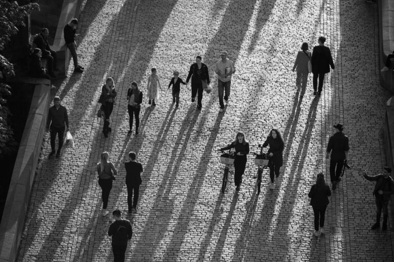 people-6545894_1280